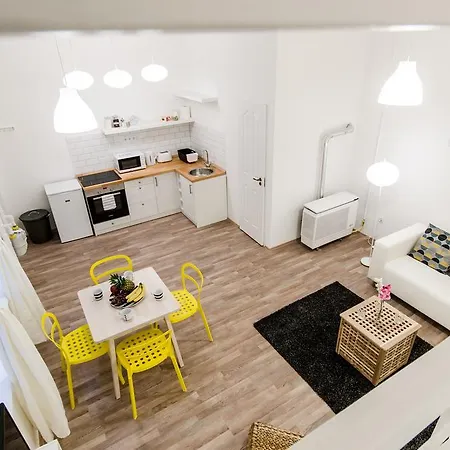 Clove Budapest