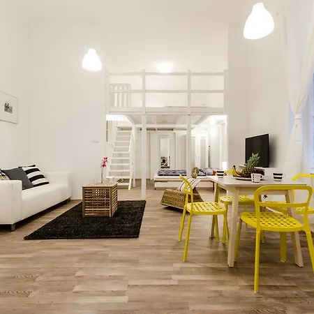 Clove * Budapest
